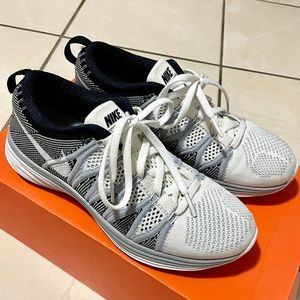 *Like New* Nike Flyknit Lunar 2 Shoes